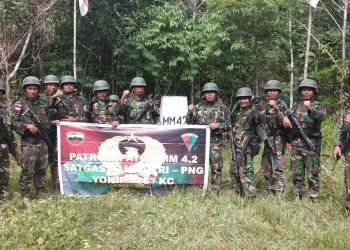 Satgas Pamtas Yonif 126/Kala Cakti Gelar Pengobatan Gratis Sembari Patroli Perbatasan