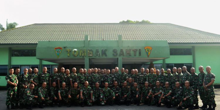Letkol Inf Ahmad Aziz Lepas 51 Prajurit Yonif 122 Tombak Sakti Ikuti Pendidikan Secaba  TA 2019