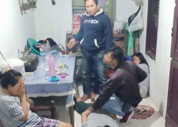 Ibu dan Anak plus Calon Menantu Diciduk "Sedot-sedotan" di Dapur