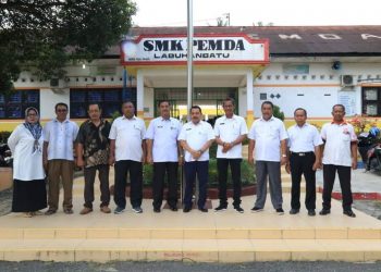 Sekda Labuhanbatu Tinjau Pelaksanaan UNBK