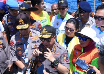 Kapolri dan Ketua Bhayangkari Pecahkan 3 Rekor Selam Dunia