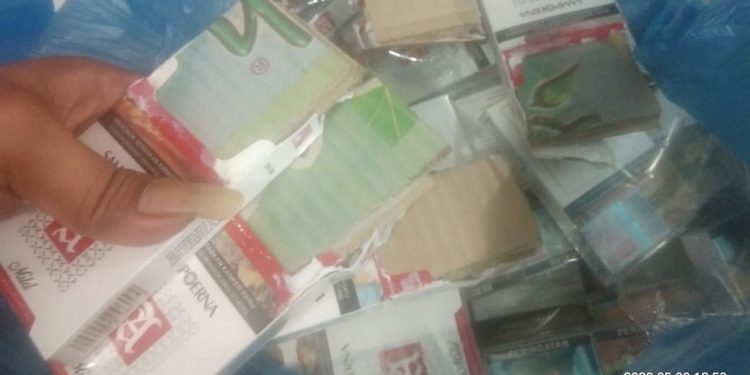 Beli Rokok, eh Isinya hanya Lipatan Karton