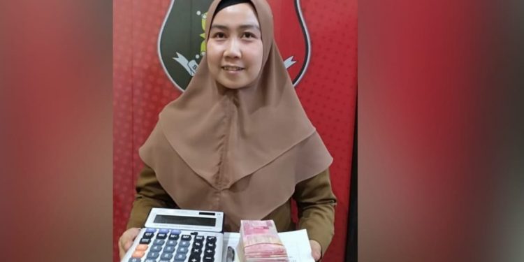 Terjaring OTT di Puskesmas, Ely Suphida Bendahara BPJS Ditetapkan Tersangka Terjaring OTT di Puskesmas, Ely Suphida Bendahara BPJS Ditetapkan Tersangka