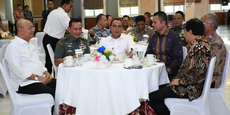 Kesepakatan Pembangunan Jalan Tol Dihadiri Pangdam I Bukit Barisan Kesepakatan Pembangunan Jalan Tol Dihadiri Pangdam I Bukit Barisan