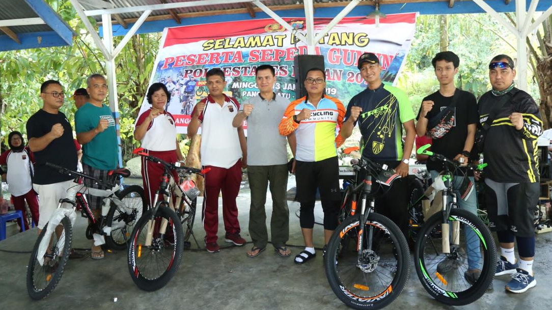 Sepeda Santai Mileneal Road Safety Festival Dibuka Kapolda Sepeda Santai Mileneal Road Safety Festival Dibuka Kapolda