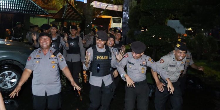 HUT TNI Ke 73, Polrestabes Medan "Serbu" Markas Kodim