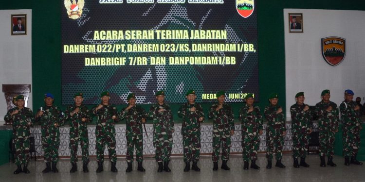 Pangdam I/BB Pimpin Sertijab Danrem 022/PT, Danrem 023/KS, Danrindam I/BB, Danbrigif 7/RR dan Danpomdam I/BB