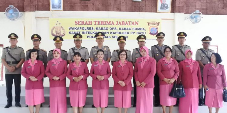 Sertijab Waka Polres, Kabag Ops, Kabag Sumda, Kasat Intelkam, dan Kapolsek Pulau - pulau di Polres Nias Selatan Sertijab Waka Polres, Kabag Ops, Kabag Sumda, Kasat Intelkam, dan Kapolsek Pulau - pulau di Polres Nias Selatan