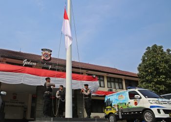 Bela Sungkawa Atas Wafatnya Ipda Erwin, Polres Bogor dan Jajaran Kibarkan Bendera Setengah Tiang