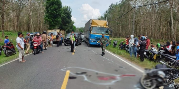 Vario Dihantam Fortuner Kompol Asrul Sembiring dari Depan, Remaja 19 Tahun Tewas di Jalan Lintas Siantar- Medan