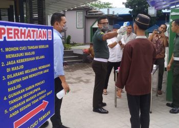 Sholat Jumat di Masjid Al Ikhlas Pomdam I/BB, Jamaah Wajib Cek Suhu Tubuh dan Cuci Tangan