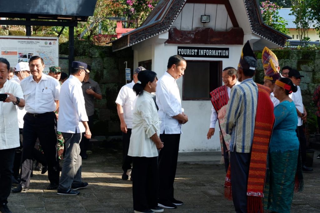 Jokowi Terbelalak, Iriana Ngeri Dengar Kisah Suku Batak Kanibal