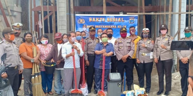 Sambut HUT ke -74 Bhayangkara, Polsek Siantar Utara Bakti Sosial di Gereja Pentakosta Indonesia