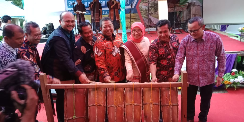 Senyum Anak Danau Toba di Sigapiton, Generasi Indonesia Masa Depan