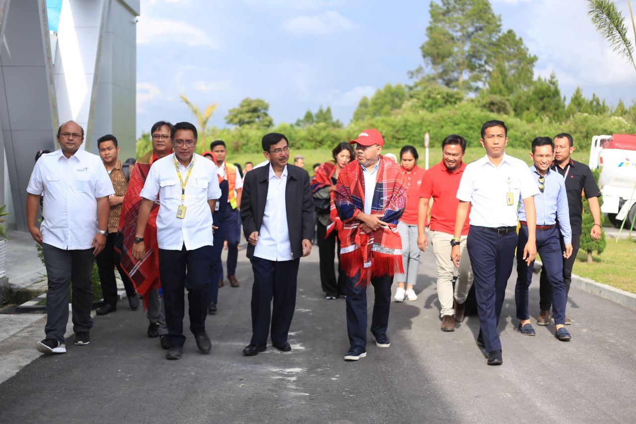 Akses Menuju Danau Toba Makin Terbuka, Silangit Kedatangan Bos Maskapai AirAsia Akses Menuju Danau Toba Makin Terbuka, Silangit Kedatangan Bos Maskapai AirAsia