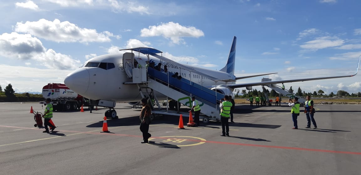 Ayo ke Danau Toba! Hari ini Pesawat Boeing Garuda dari Jakarta-Silangit Beroperasi Ayo ke Danau Toba! Hari ini Pesawat Boeing Garuda dari Jakarta-Silangit Beroperasi