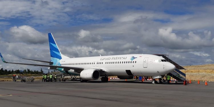 Ayo ke Danau Toba! Hari ini Pesawat Boeing Garuda dari Jakarta-Silangit Beroperasi Ayo ke Danau Toba! Hari ini Pesawat Boeing Garuda dari Jakarta-Silangit Beroperasi