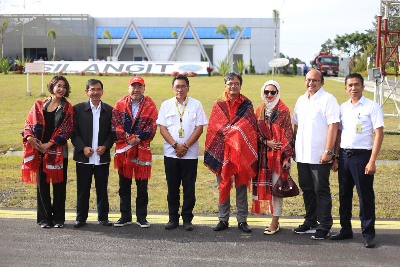 Akses Menuju Danau Toba Makin Terbuka, Silangit Kedatangan Bos Maskapai AirAsia 