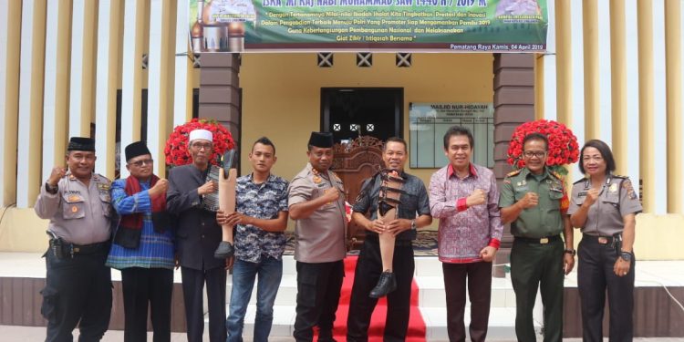 Kapolres Simalungun Ikuti Tablig Akbar dan Peringatan Isra Mi'raj Nabi Muhammad SAW 1440 H