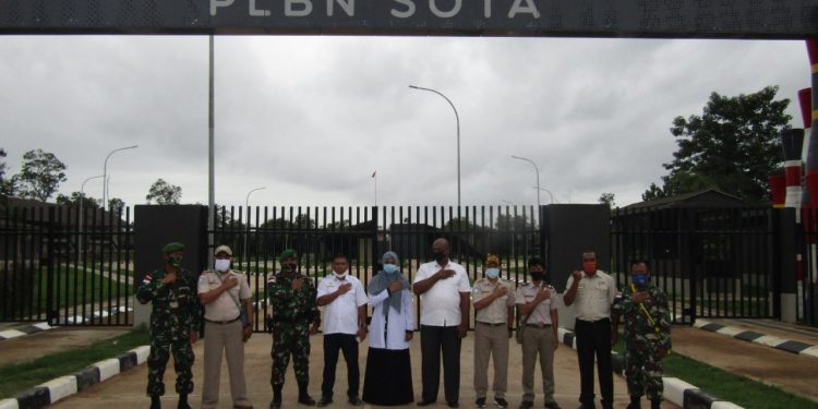 Satgas Pamtas Yonif 125/Simbisa Hadiri Rapat Penataan dan Pembagian Kios di PLBN Sota Satgas Pamtas Yonif 125/Simbisa Hadiri Rapat Penataan dan Pembagian Kios di PLBN Sota