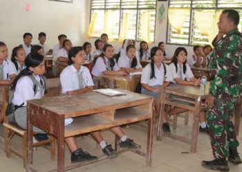 Di Simalungun, Siswa SMAN 1 Silau Kahean Dapat Pembinaan dari Tentara Yonif 125/ Simbisa