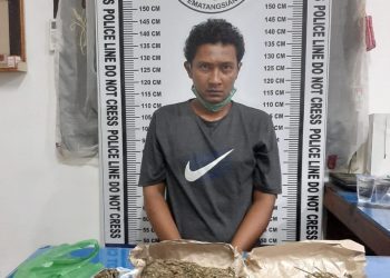 Naik Mopen Duduk di Samping Supir, Simson Harianja Letakkan Bungkusan Ganja di Dekat Kaki