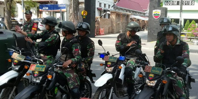 Ratusan Personel TNI-Polri Gelar Geladi Simulasi Pam Pileg dan Pilpres 2019 di Kota Medan Ratusan Personel TNI-Polri Gelar Geladi Simulasi Pam Pileg dan Pilpres 2019 di Kota Medan