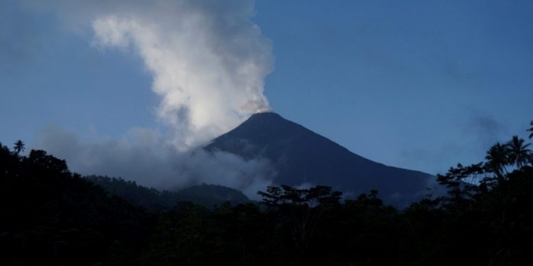 Sinabung Berstatus Awas! Waspadai Banjir Lahar saat Hujan Deras