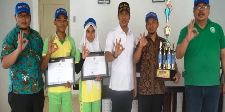 Annisa Marpaung dan Cristian Ritonga 2 Siswa SMP Siantar Yang Berprestasi di Bidang Lingkungan Hidup