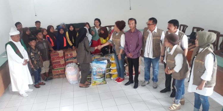 Siantar Man Club Bakti Sosial di Dua Panti Asuhan Siantar Man Club Bakti Sosial di Dua Panti Asuhan