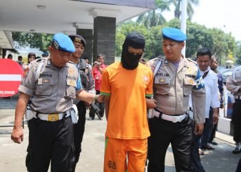 Dipertontonkan Video Porno, Seorang Bocah Disodomi lalu Dihabisi