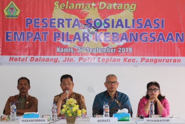 Pemkab Samosir Gelar Sosialisasi Empat Pilar Kebangsaan di Hotel Dainang Pemkab Samosir Gelar Sosialisasi Empat Pilar Kebangsaan di Hotel Dainang