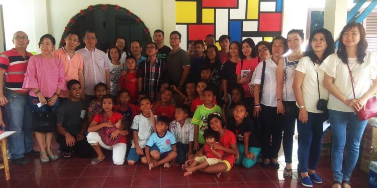 Jelang Natal, YSKM Salurkan Bantuan ke Panti Asuhan dan Pusat Rehab Disabilitas