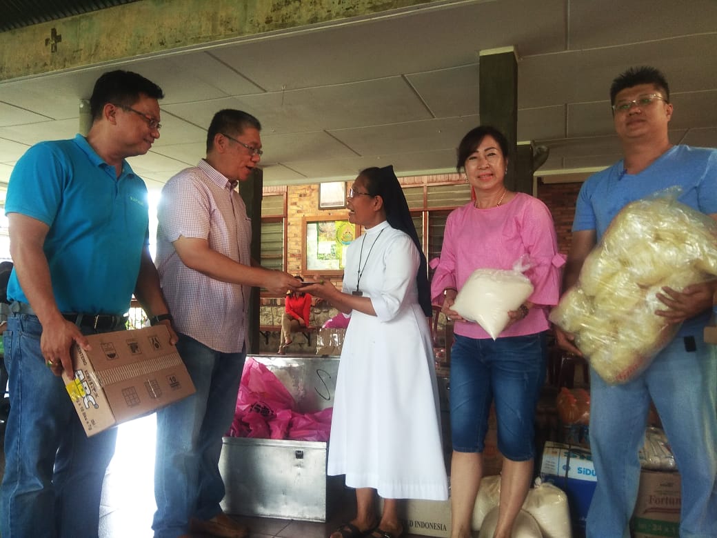 Jelang Natal, YSKM Salurkan Bantuan ke Panti Asuhan dan Pusat Rehab Disabilitas