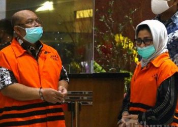 Bupati Kutai Timur Ismunandar dan istrinya Ketua DPRD Encek Unguria Riarinda Firgasih Ditangkap KPK di Hotel