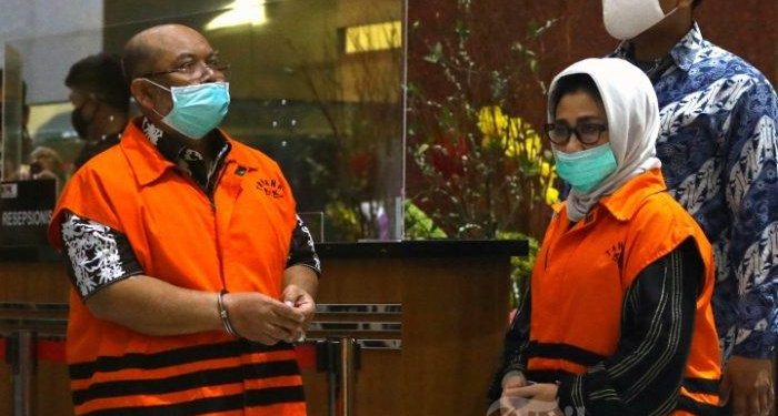 Bupati Kutai Timur Ismunandar dan istrinya Ketua DPRD Encek Unguria Riarinda Firgasih Ditangkap KPK di Hotel Bupati Kutai Timur Ismunandar dan istrinya Ketua DPRD Encek Unguria Riarinda Firgasih Ditangkap KPK di Hotel