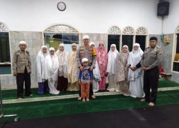 Kapolrestabes Medan Subuh Berjamaah di Masjid Jamik Kapolrestabes Medan Subuh Berjamaah di Masjid Jamik