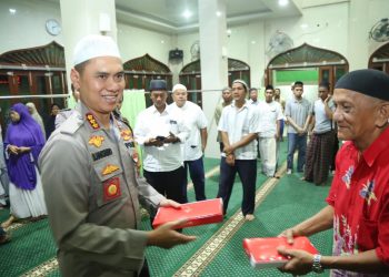 Kombes Pol Dadang Hartanto Sholat Subuh Berjamaah di Masjid Muhajirin lalu Beramah Tamah