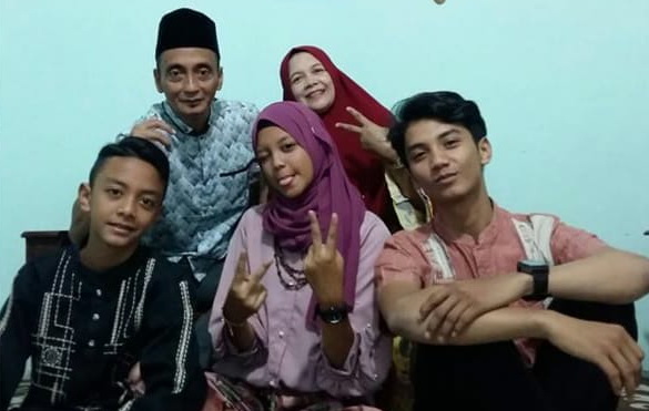 Suci Izhidar Hulwa, Anak Penjual Lontong dari Siantar ini Lolos Jadi Anggota Paskibraka