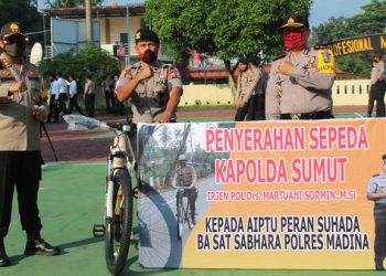 Viral karena Bertugas Naik Ontel, Aipda Peran Suhada Terima Sepeda Baru dari Kapoldasu dan Kapolres Madina