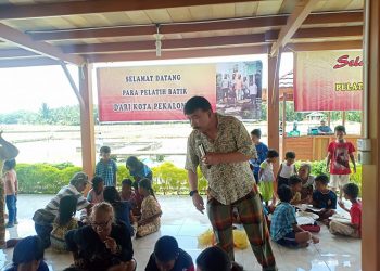 Mayjen (Purn) Sumiharjo Pakpahan Gelar Pelatihan Membatik di Simalungun