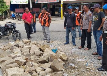 Polsek Perdagangan Gotong Royong Bersama Warga