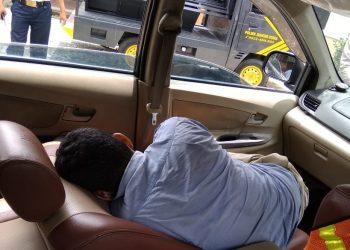Supir Taksi 'Gelap', Meninggal di Dalam Mobilnya