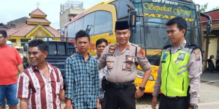 Arbinta Ginting Supir Bus Maut Sutra Meyerahkan Diri Ke Mapolsek Pancur Batu