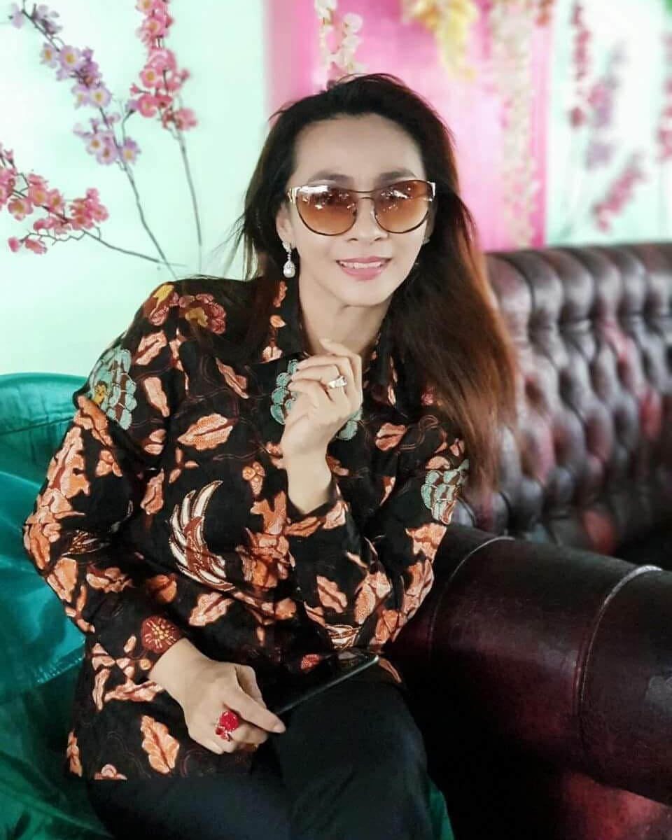 Sepak Terjang Bupati Sri Wahyumi, Istri Hakim Tinggi Armindo Pardede yang Ditangkap KPK Sepak Terjang Bupati Sri Wahyumi, Istri Hakim Tinggi Armindo Pardede yang Ditangkap KPK