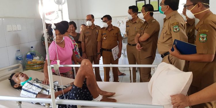 Tak Punya Biaya Berobat, Jimmy Sihombing Korban Lakalantas di Siantar Akhirnya Dirujuk ke RS di Medan Tak Punya Biaya Berobat, Jimmy Sihombing Korban Lakalantas di Siantar Akhirnya Dirujuk ke RS di Medan
