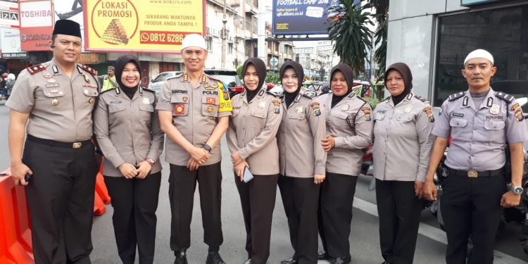 Polsek Medan Baru Berbagi Takjil Bersama Kapolrestabes Medan Polsek Medan Baru Berbagi Takjil Bersama Kapolrestabes Medan