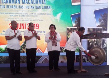2 Menteri Kunjungi Taput, Warga Demo Tuntut Pengembalian Tanah Ulayat