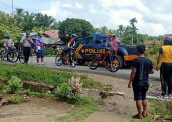 Kapolres Tapteng Giat Gowes dan Bagikan Bansos kepada Lansia dan Warga Kurang Mampu