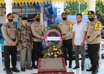 Kapolres Tapteng dan Sibolga Ziarah dan Serahkan Sembako kepada Ahli Waris Pendiri Sibolga
